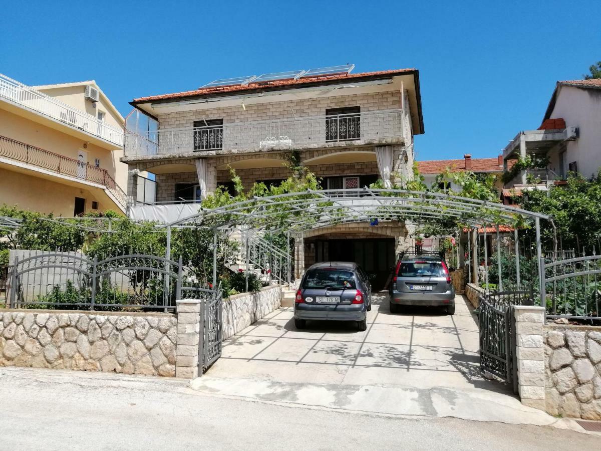 Apartments Emmas Studio Stari Grad  Ngoại thất bức ảnh