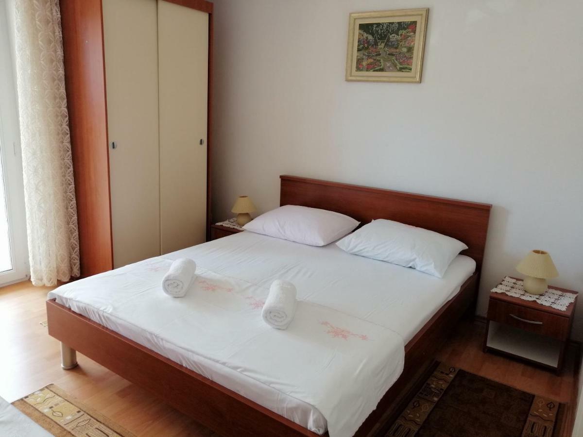 Apartments Emmas Studio Stari Grad  Ngoại thất bức ảnh