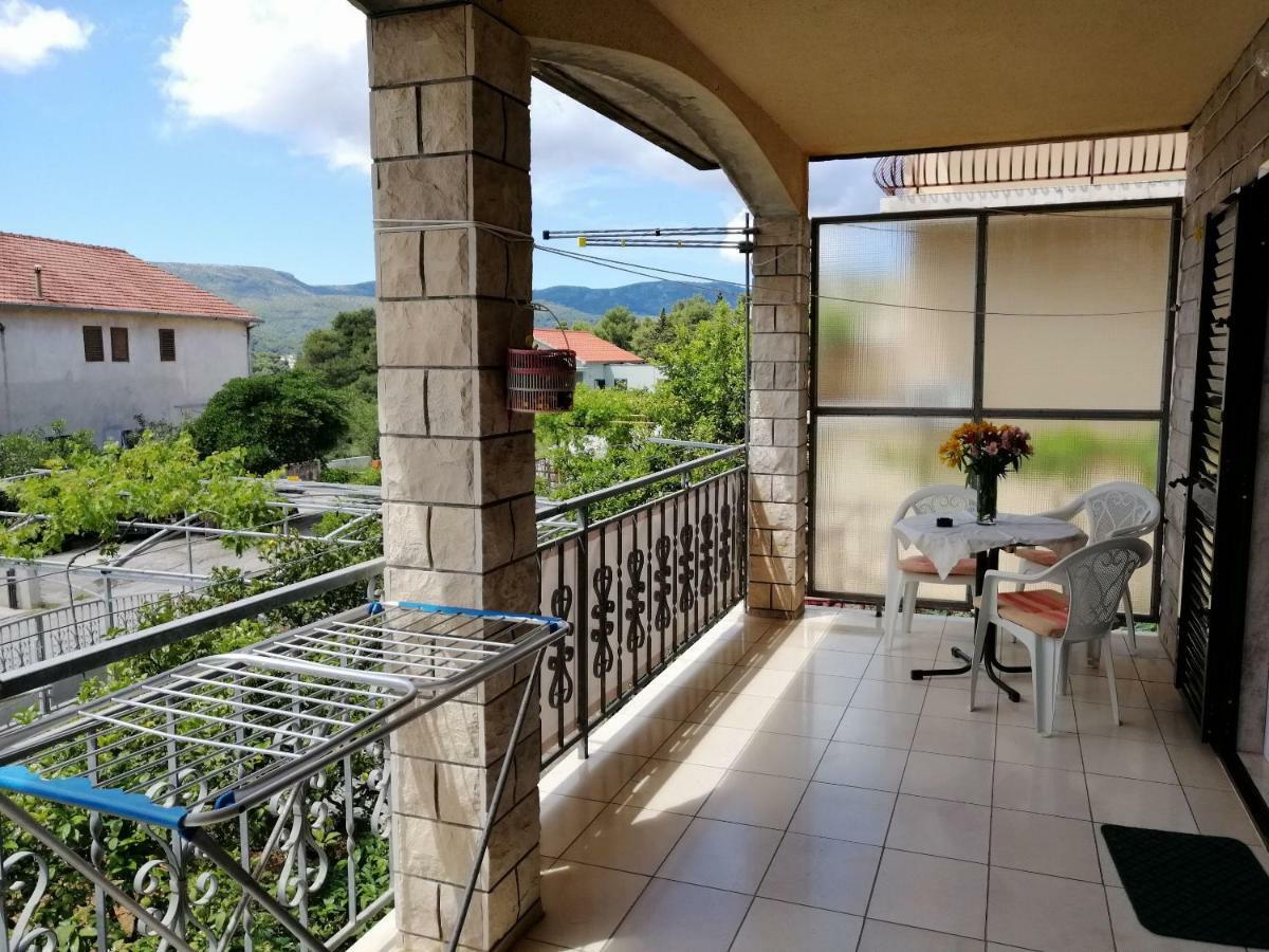 Apartments Emmas Studio Stari Grad  Ngoại thất bức ảnh