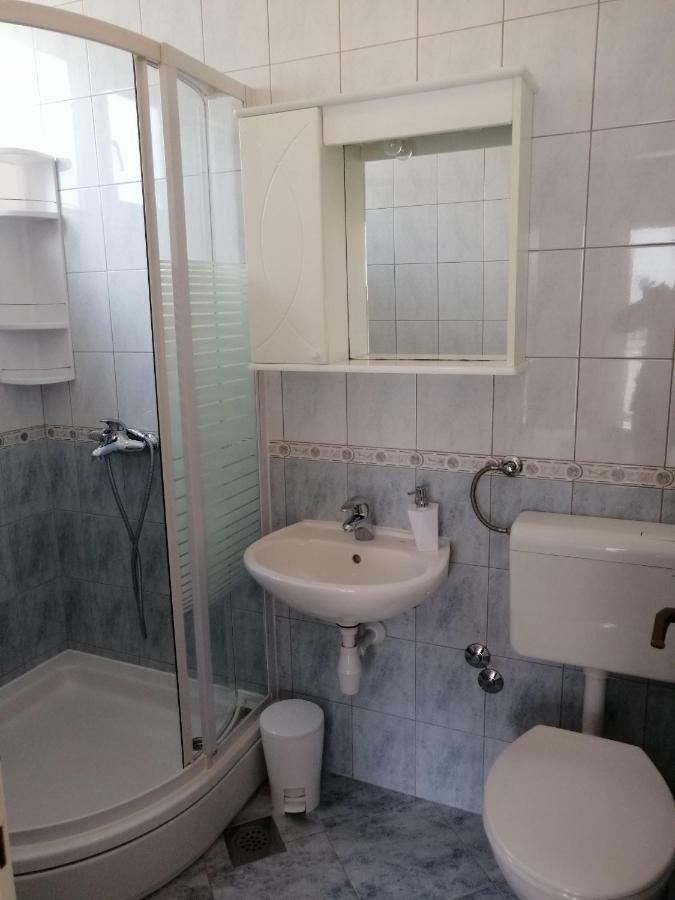 Apartments Emmas Studio Stari Grad  Ngoại thất bức ảnh