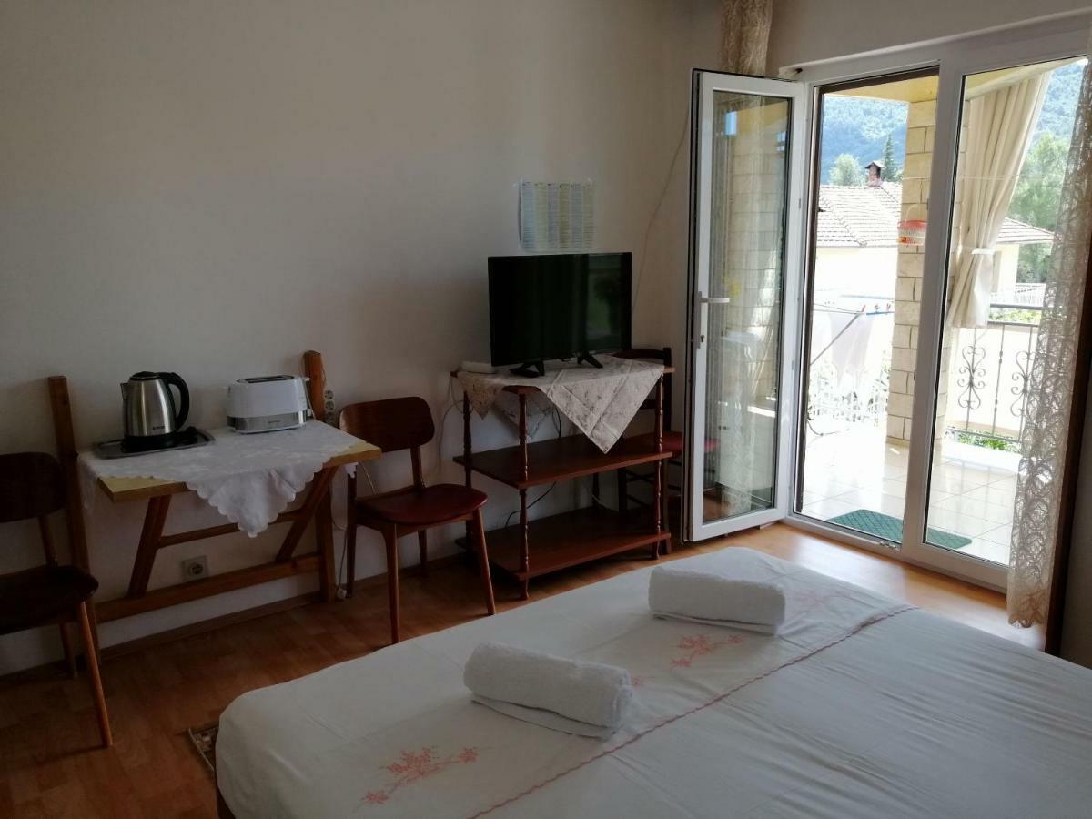 Apartments Emmas Studio Stari Grad  Ngoại thất bức ảnh