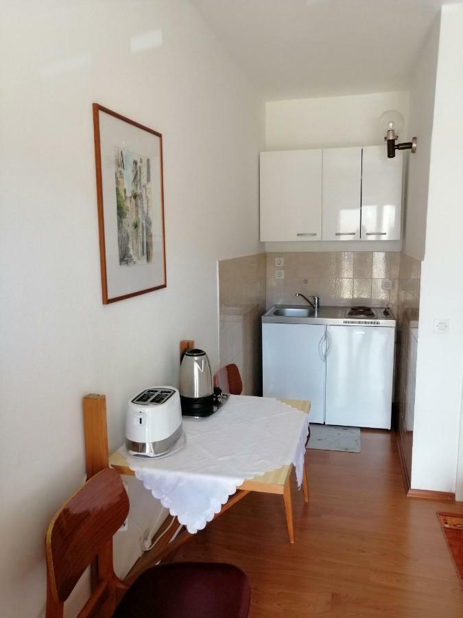 Apartments Emmas Studio Stari Grad  Ngoại thất bức ảnh